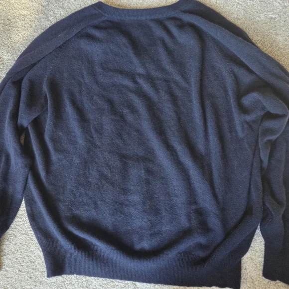 Men's Navy Cashmere V-Neck Sweater - Picture 8 of 8